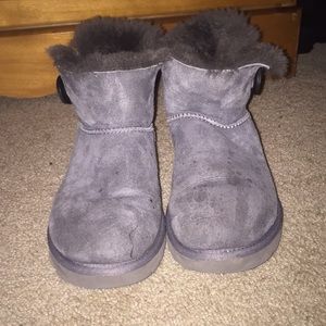 Ugg short Bailey Button gray boots.